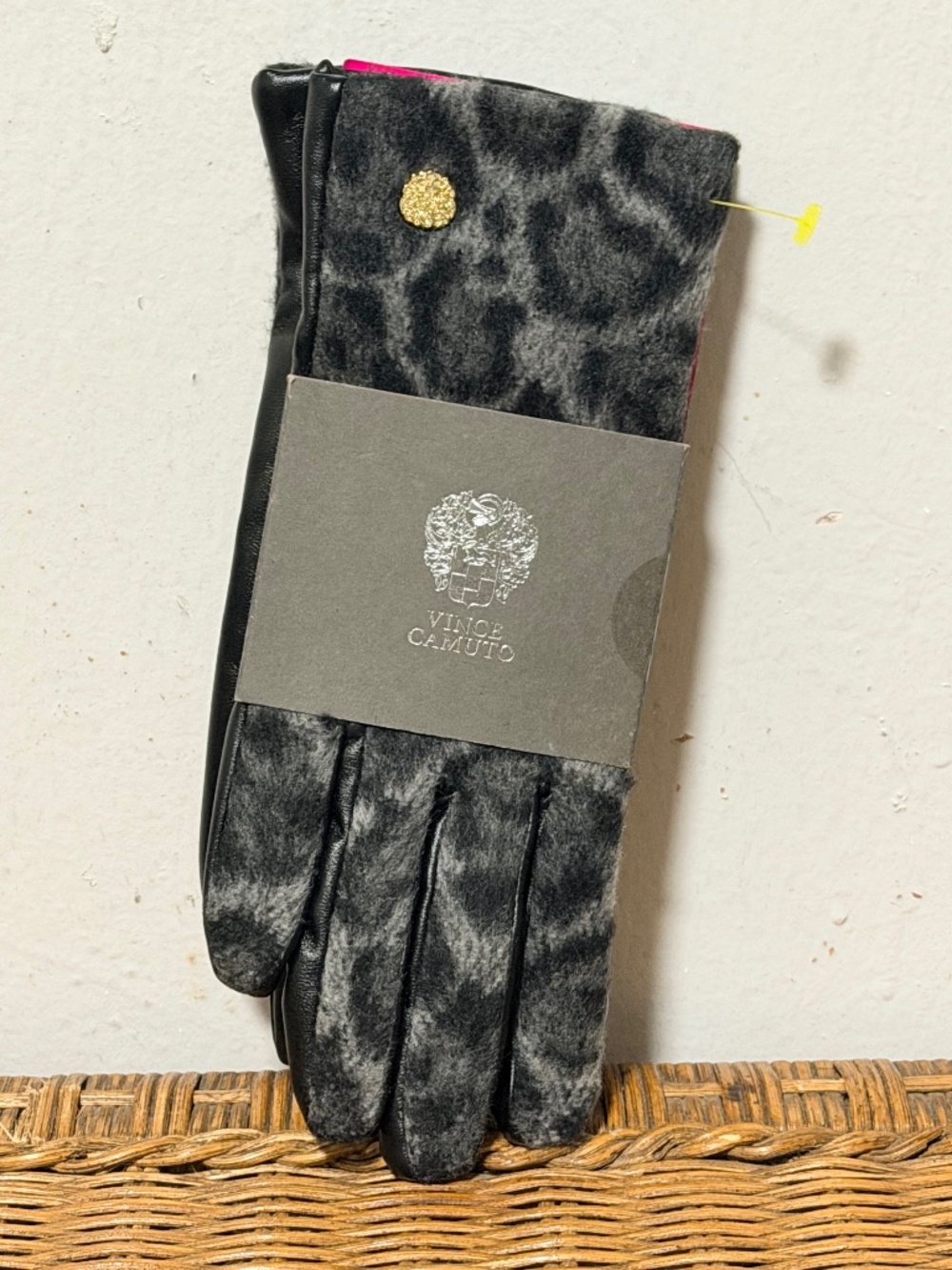Vince Camuto Leopard Print Fashion Gloves
